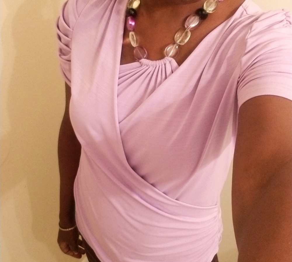 BCX NECKLACE V NECK BLOUSE EUC